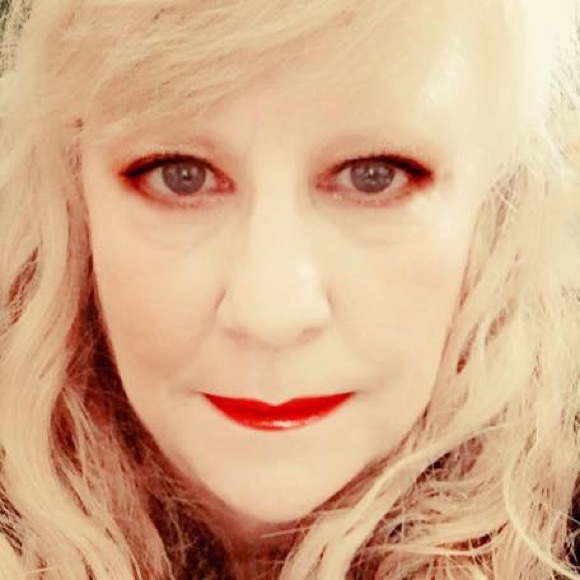 Meet your Posher, Marilyn - Picture 2 of 2